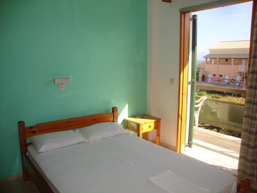 Alex Apartments Roda  Luaran gambar