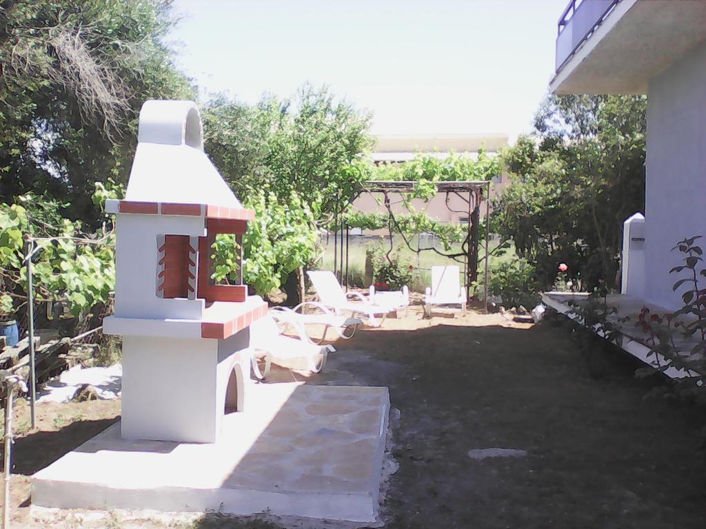 Alex Apartments Roda  Luaran gambar