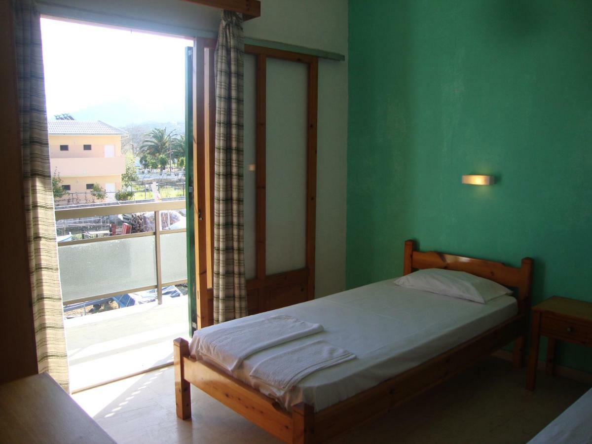 Alex Apartments Roda  Luaran gambar
