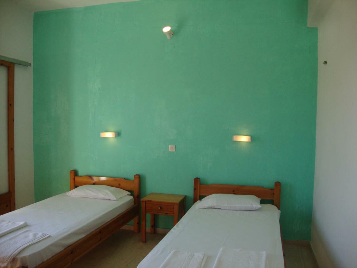 Alex Apartments Roda  Luaran gambar