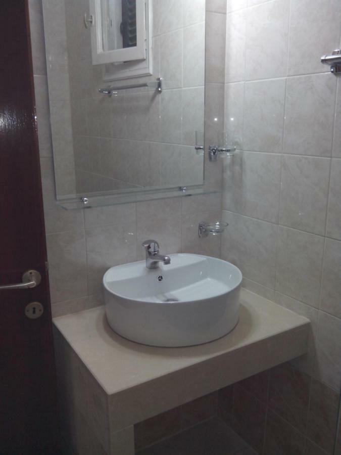 Alex Apartments Roda  Luaran gambar
